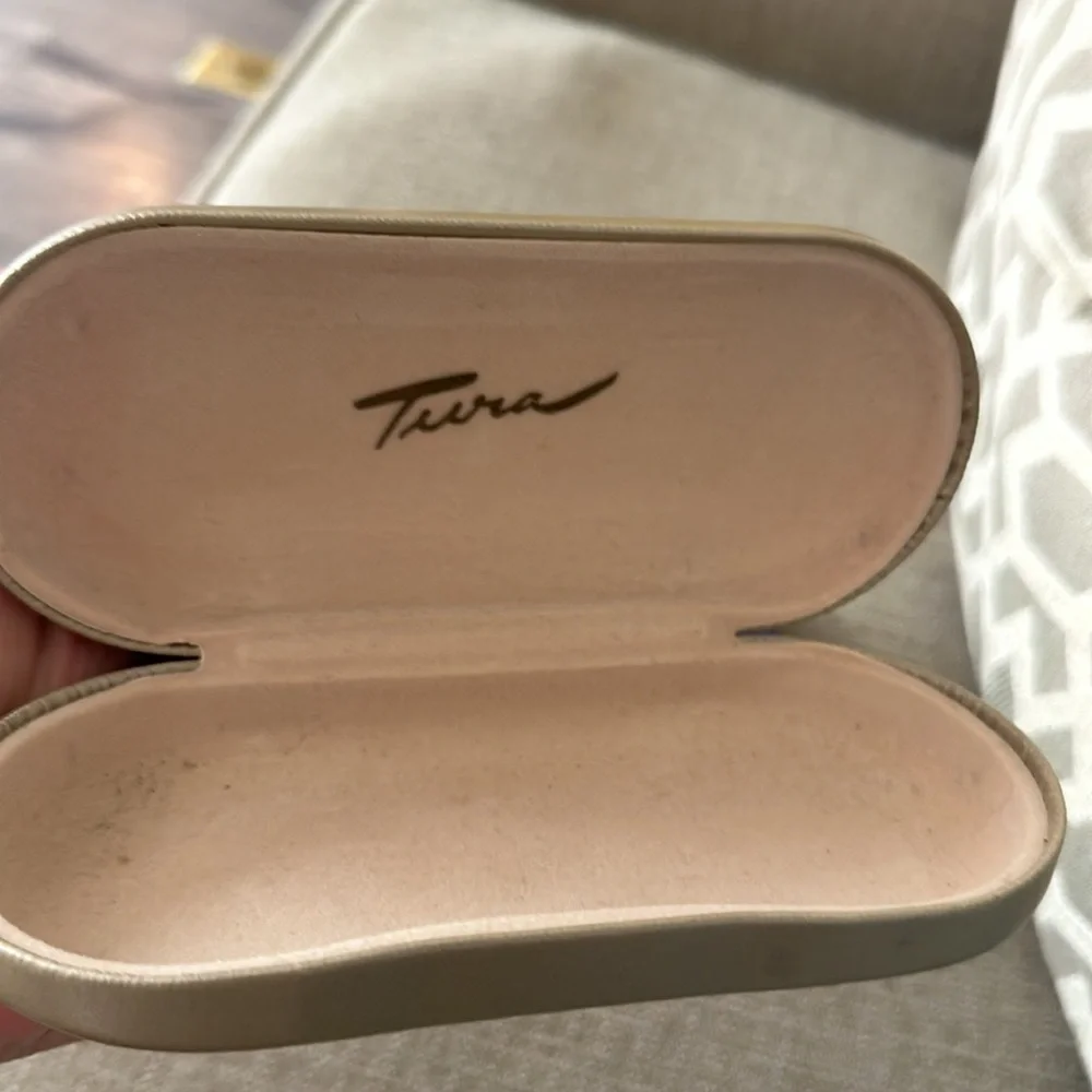Tura glass boxes